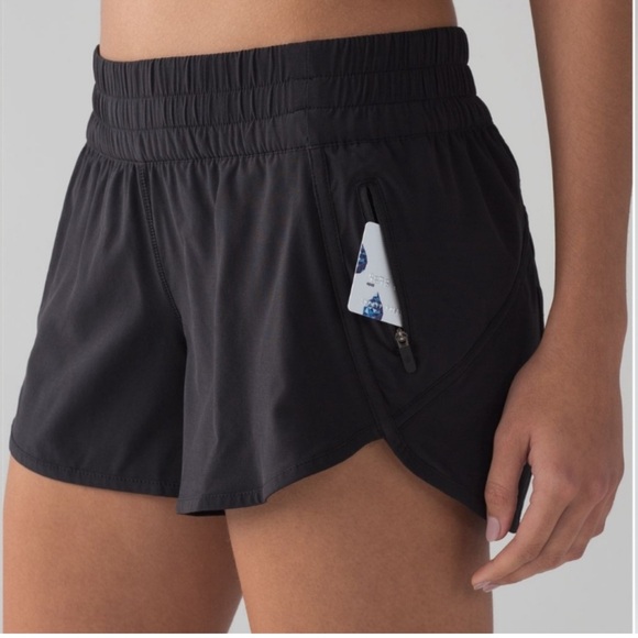 Lululemon black tracker shorts new arrivals